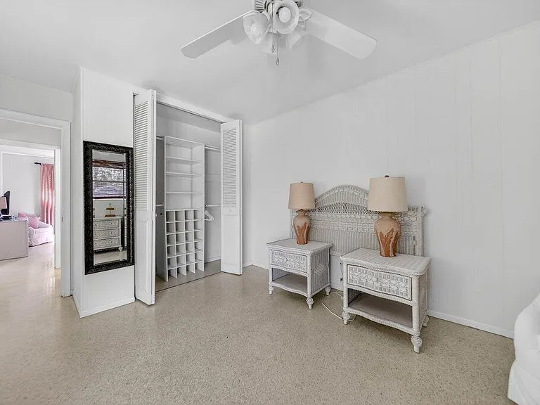 262 SE Monterey Ave — Photo 29