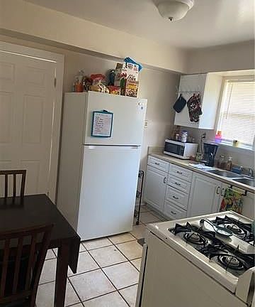 5th image of 3810 Johnson St