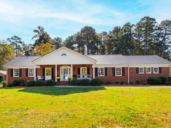 4409 Driftwood Dr, Raleigh, NC 27606