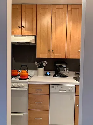 Rented by Warburg | media 4