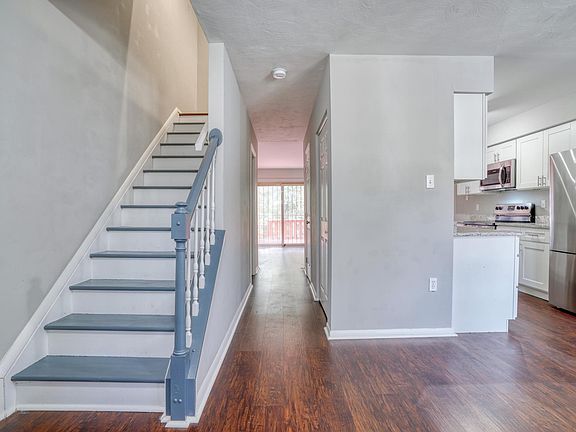 3rd image of 6533 Woodgreen Cir