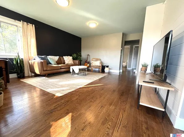 2002 Smith St, Lincoln, NE 68502