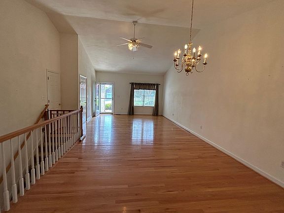 4th image of 285 Slate Creek Dr NW