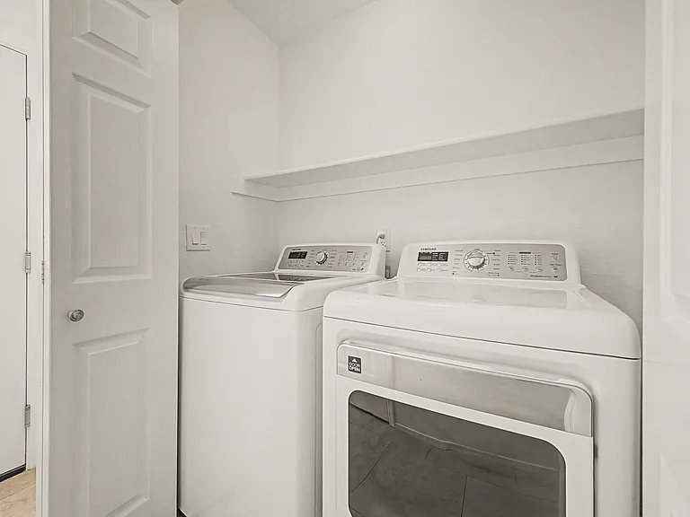 11884 N 112th Way — Photo 36