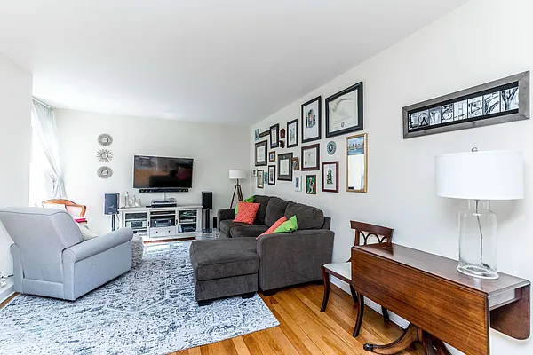 Sold by Keller Williams Realty Landmark | media 13