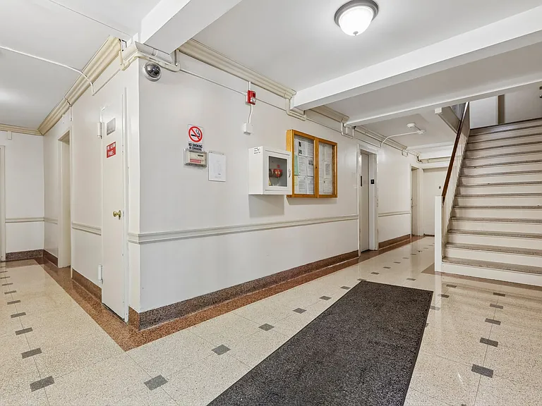 3031 Edwin Ave #4H — Photo 8
