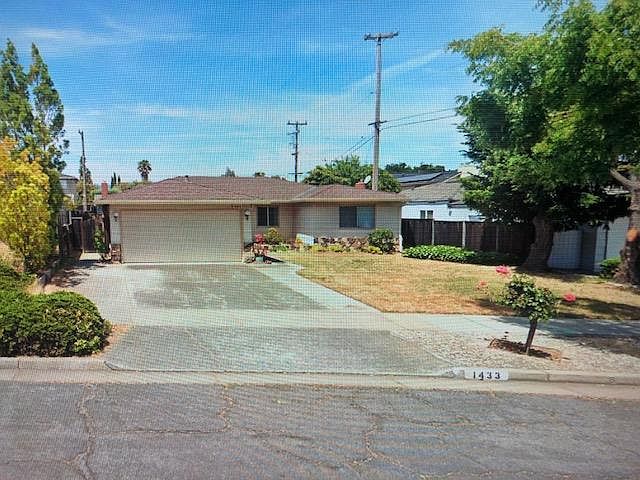 1st image of 1433 Sturgeon Way