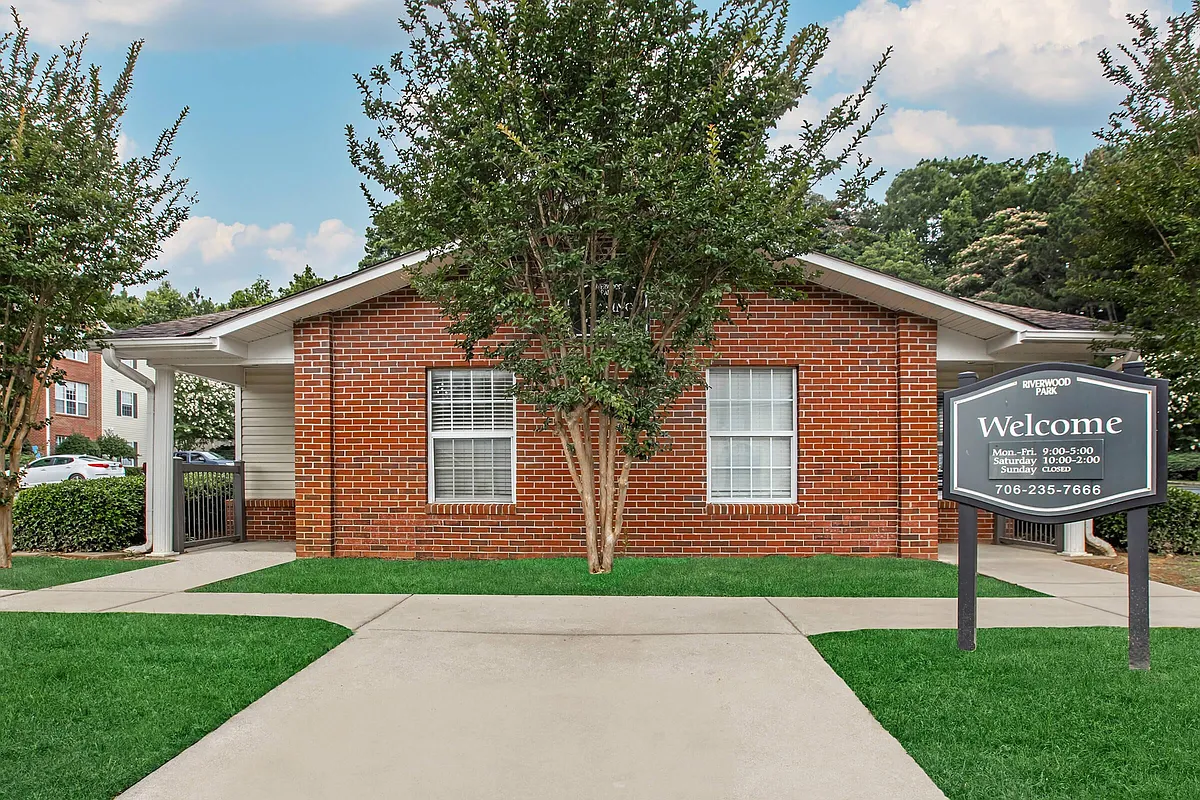 Welcome to Riverwood Park Apartments, where modern living meets comfort. Enjoy spacious layouts, serene outdoor spaces, and a vibrant community atmosphere. Don't miss your chance to call this place home. Schedule a tour today! - Riverwood Park Apartments