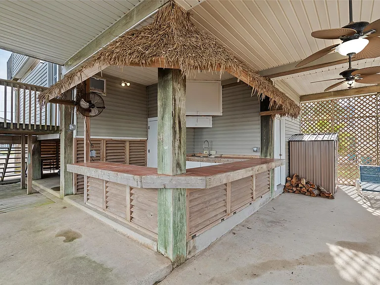 21812 Frio Dr — Photo 36