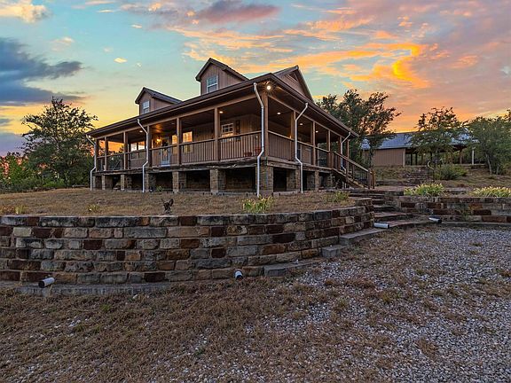 3rd image of 3204 Tabletop Mountain Dr