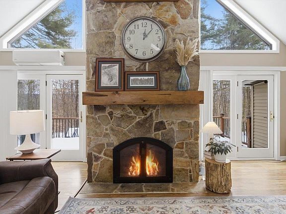 2nd image of 297 Farm Road