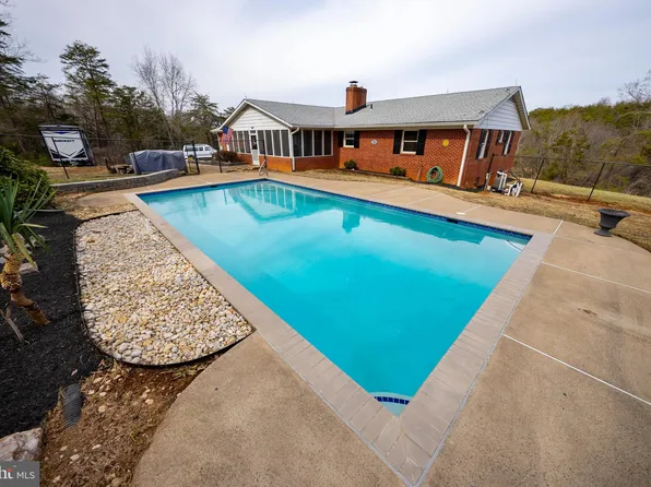 8524 Lock Ln, Warrenton, VA 20186