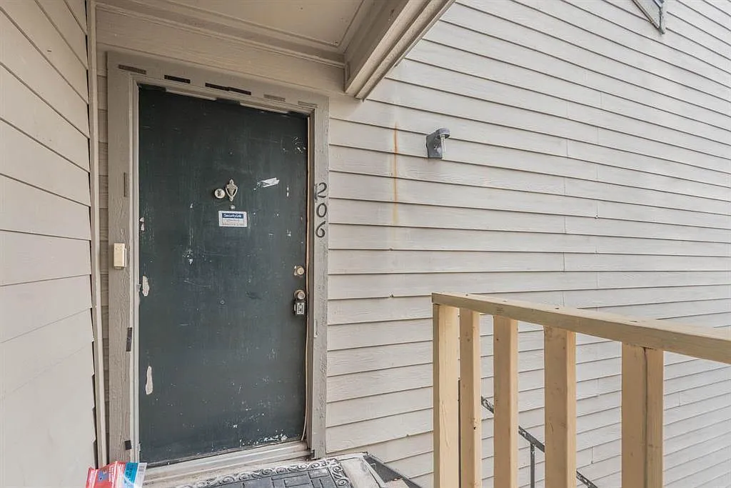 2 bed, 2.0 bath, 931 sqft, $1,175 — Photo 3