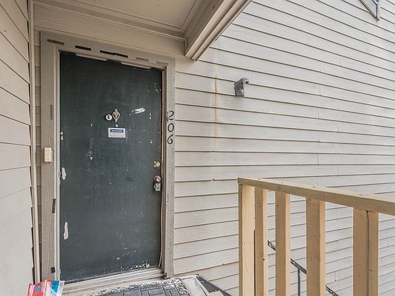 3rd image of 16111 Aspenglenn Dr APT 206