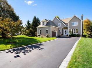 4 Harris Ct, Baldwin Place, NY 10505