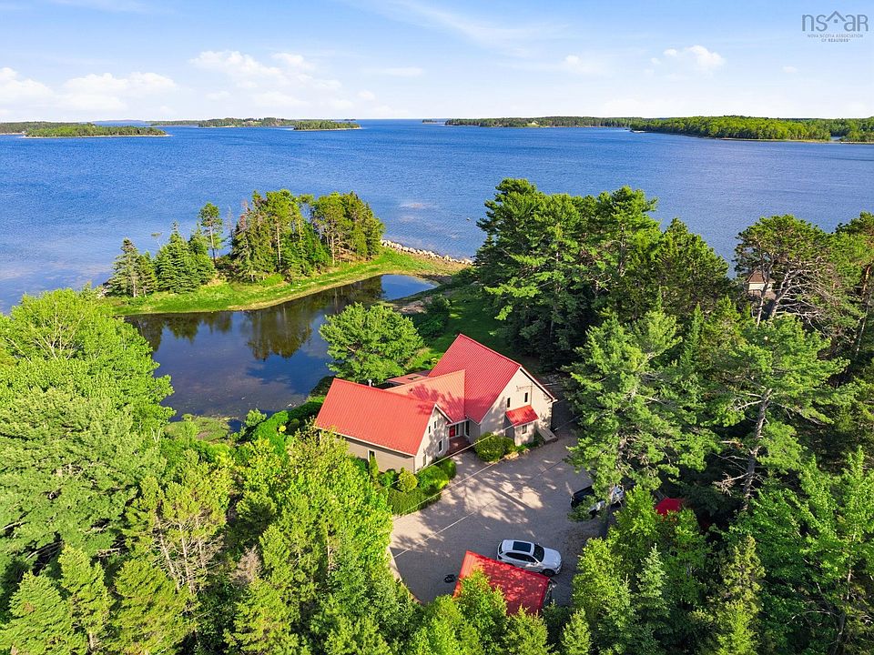 1st image of 22 Heron Point Rd