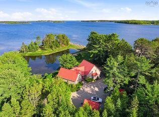 22 Heron Point Rd, Chester, NS B0J2E0