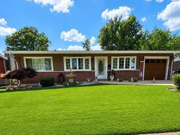 1315 Arlington Dr, Florissant, MO 63033