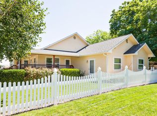 4072 Selah Loop Rd, Selah, WA 98942