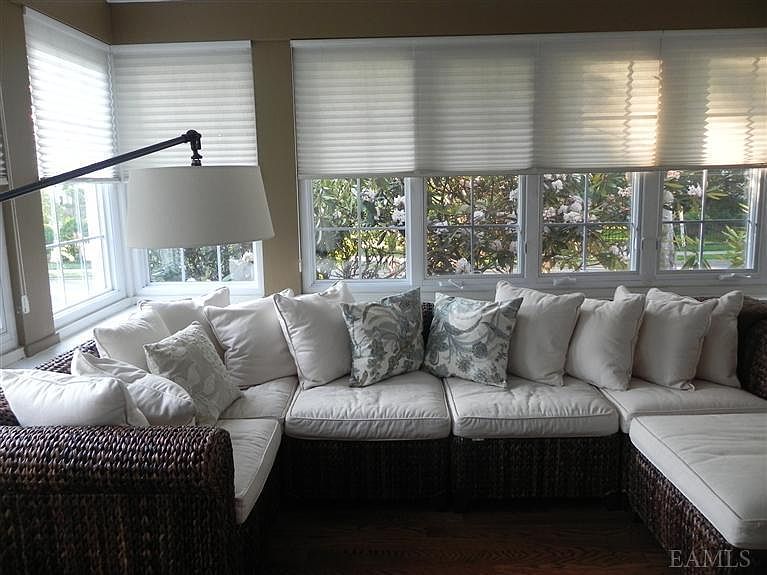 2nd image of 15 Gramercy Pl