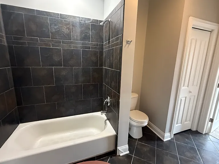 7016 W Medill Ave — Photo 19
