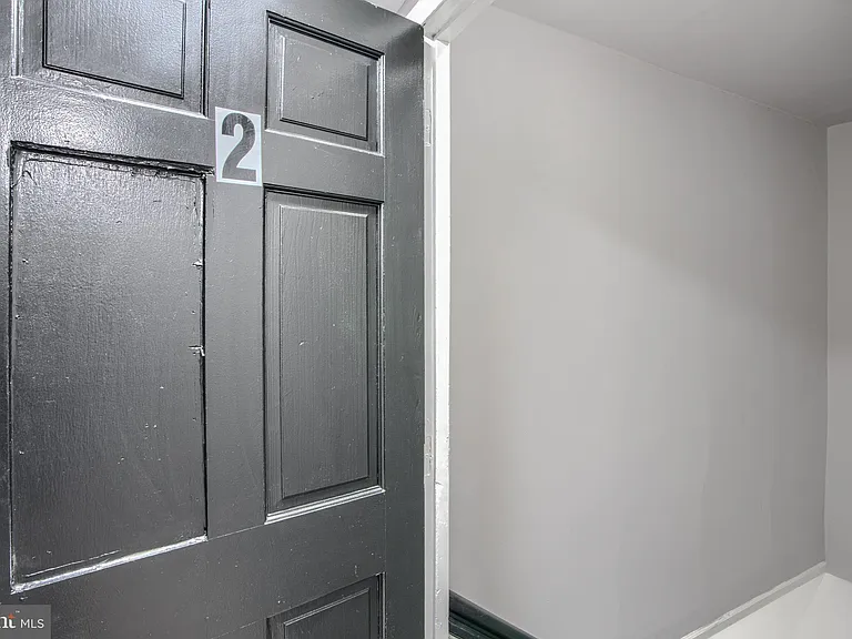3807 Fleetwood Ave #2 — Photo 6