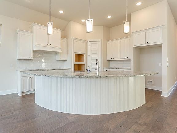 3rd image of 19107 Timberwood Run Dr