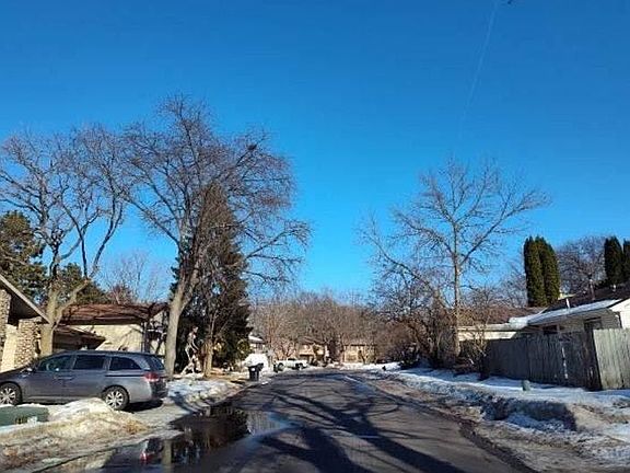 4th image of 943 123rd Ln NW