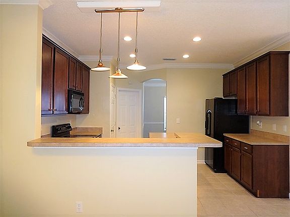 4th image of 1142 Garrison Dr