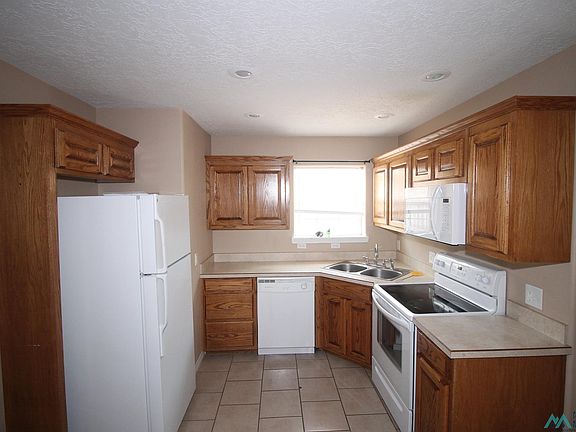 3rd image of 708A Bison Rd