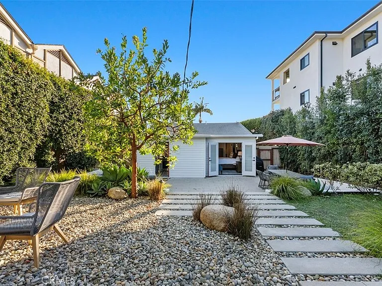 414 Cypress Dr — Photo 34