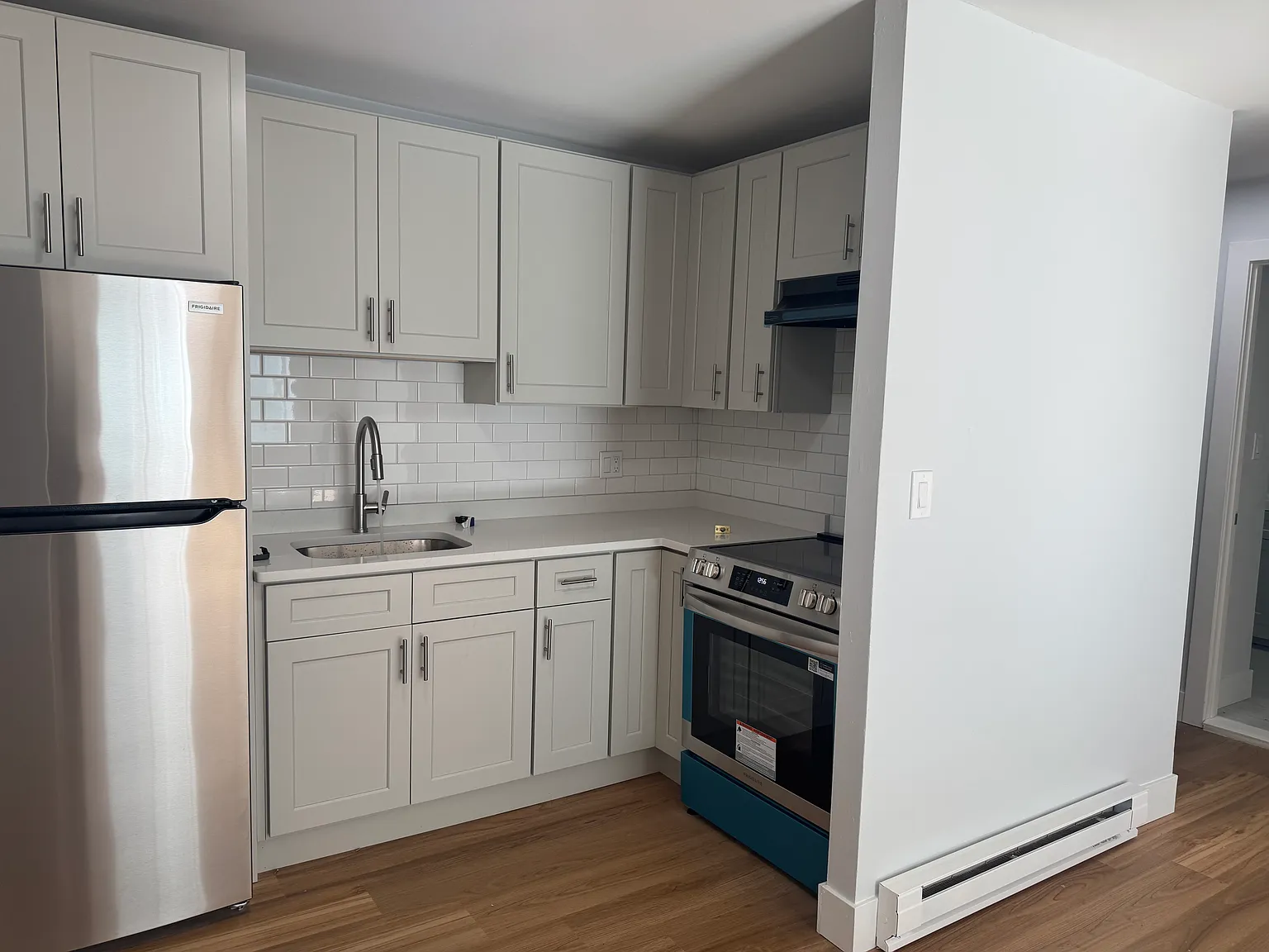 1 bed, 900 sqft, $1,975 — Photo 2
