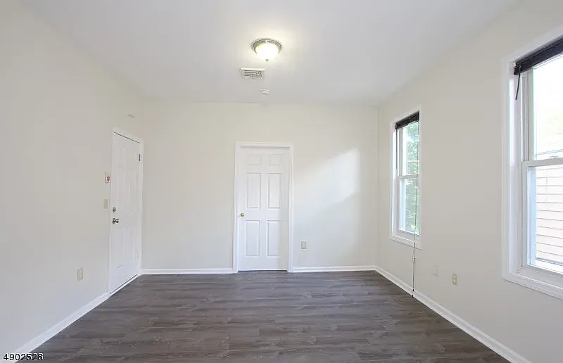 2 bed, 1200 sqft, $2,250 — Photo 3