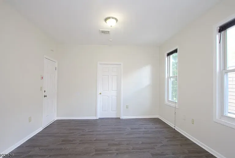 246-248 Columbia Ave #1 — Photo 3