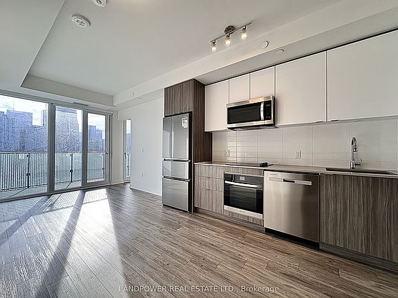 4th image of 135 Lower Sherbourne St #2832