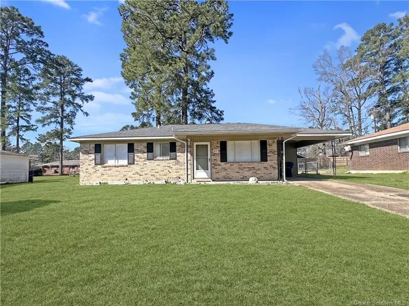 617 Magnolia St, New Llano, LA 71461