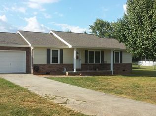 250 Anchor Dr, Lenoir City, TN 37771
