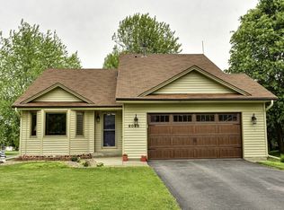 9098 Rosewood Ln N, Maple Grove, MN 55369