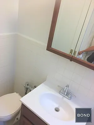 Rented by Bond New York | media 33