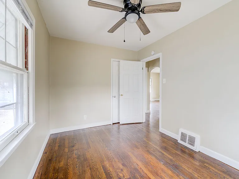 7724 Horatio Dr — Photo 14