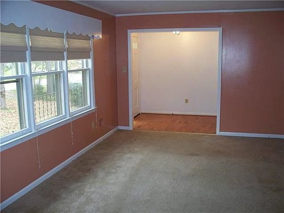 4th image of 2936 Southshore Ct
