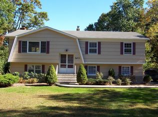 18 Robert St, Flanders, NJ 07836