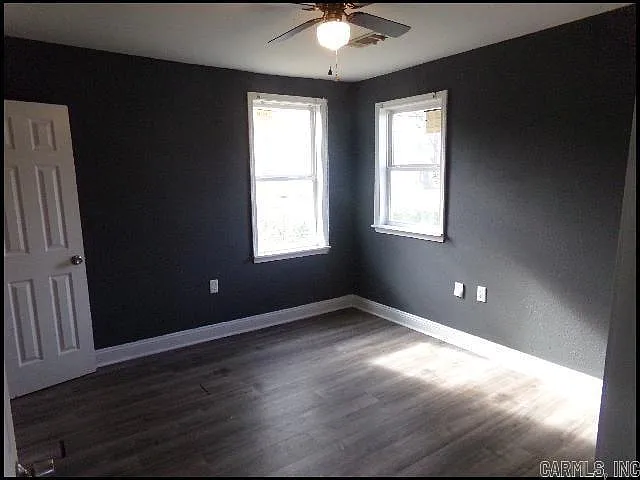 2323 S Spring St — Photo 8