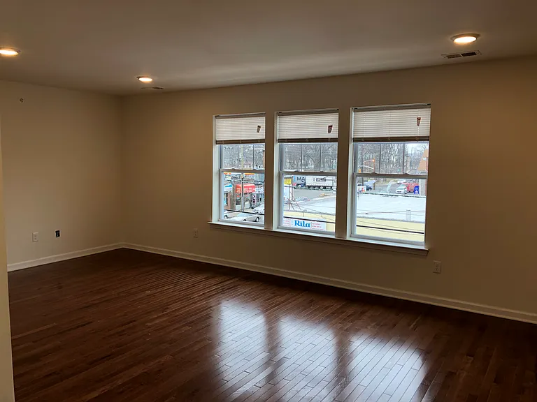 1020 S Wood Ave #1 — Photo 5