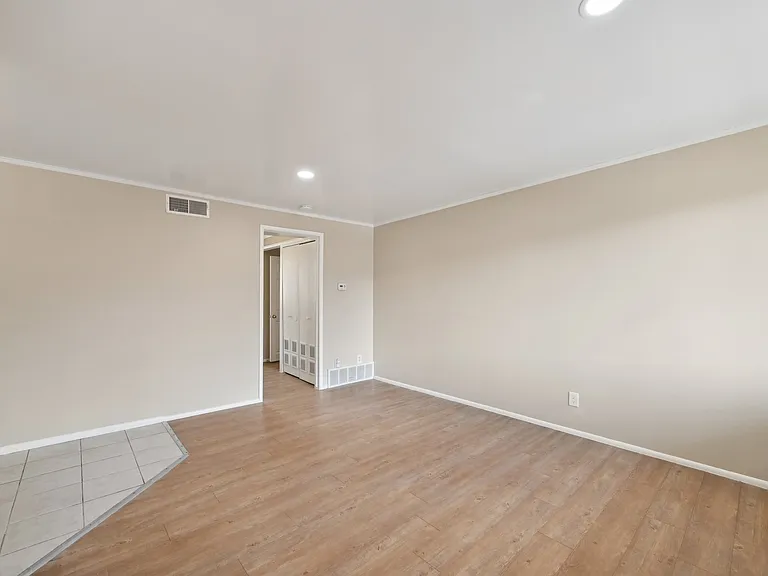 2180 S Lake St #8 — Photo 5