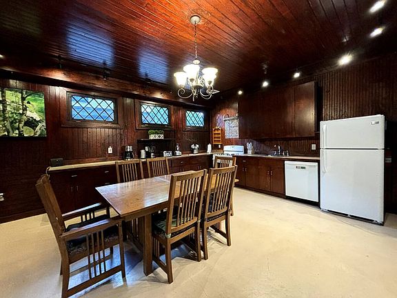 3rd image of 50 Edgehill Rd