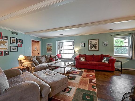 3rd image of 3329 Leahy Dr