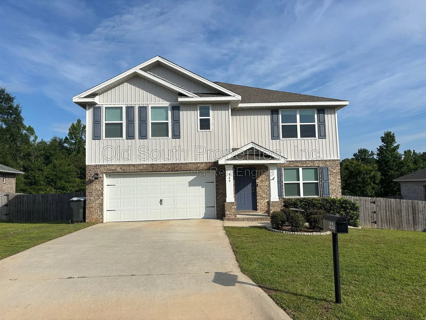 5 bed, 3.0 bath, 2556 sqft, $2,225 — Photo 3