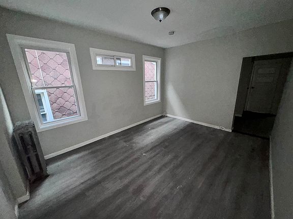 3rd image of 76 Eaton Pl #2F