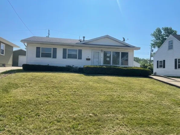 38 Reeder Dr, Decatur, IL 62521